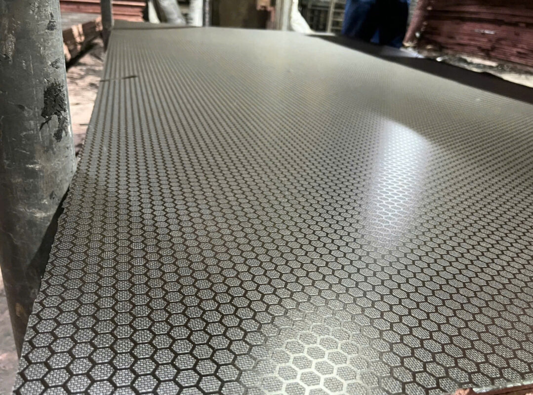Why choose anti slip film faced plywood instead of basic plywood