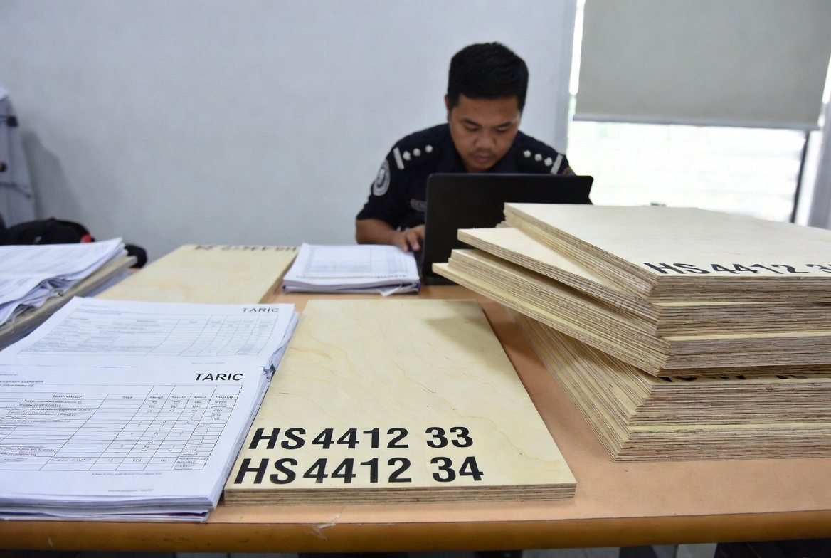 HS-Code-Classification